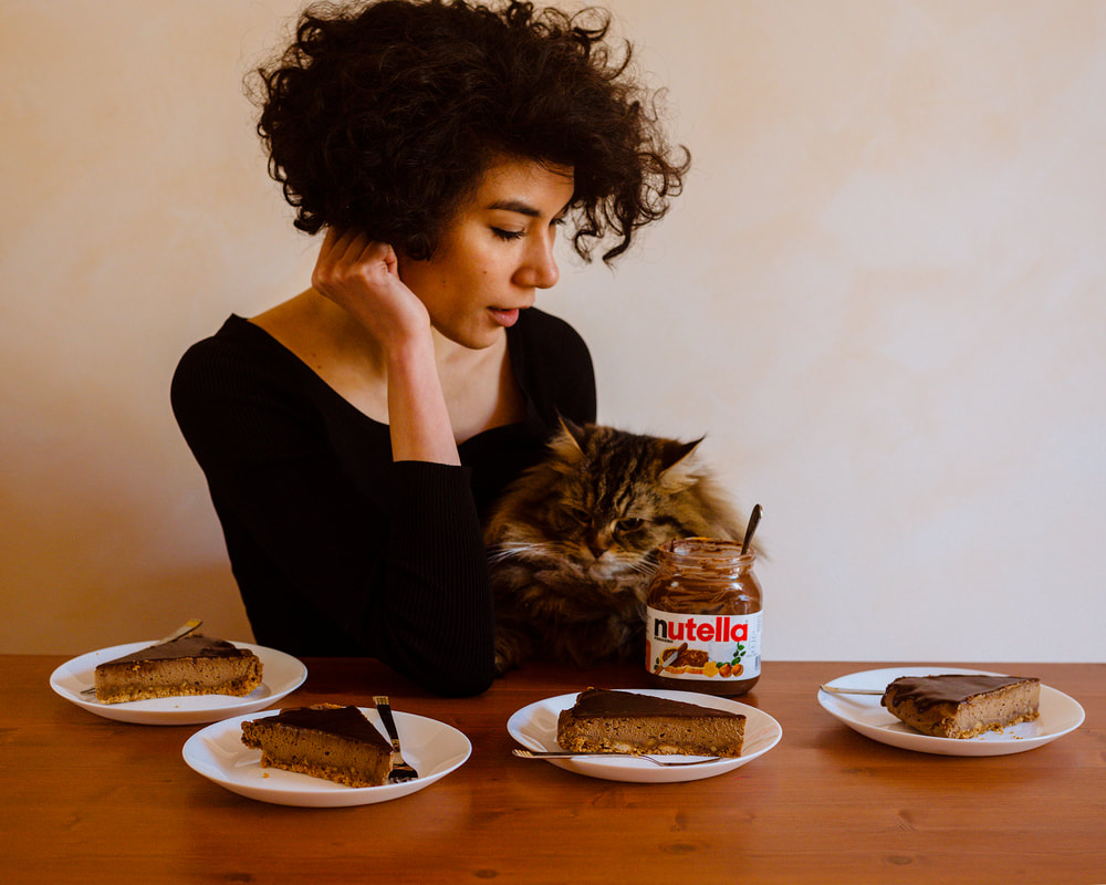 Portrait of Nicole Hesslink with cat